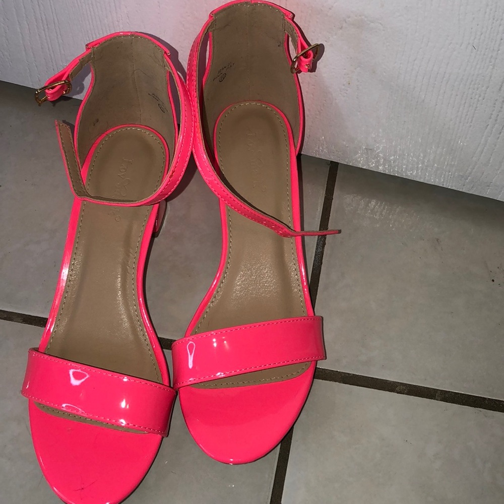 heels - Picture 2 of 4